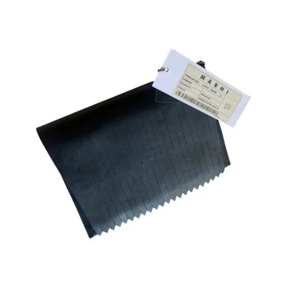 *NEW WITH TAGS* Beautiful Marni Clutch - Picture 2 of 5